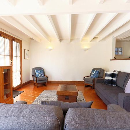 54 On Bank Hotel Port Fairy Exterior photo